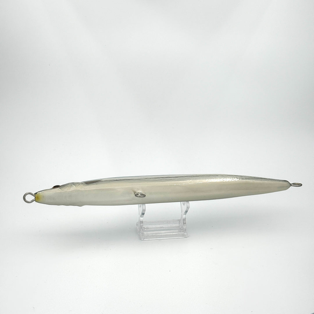 Arumomis Saury 240mm